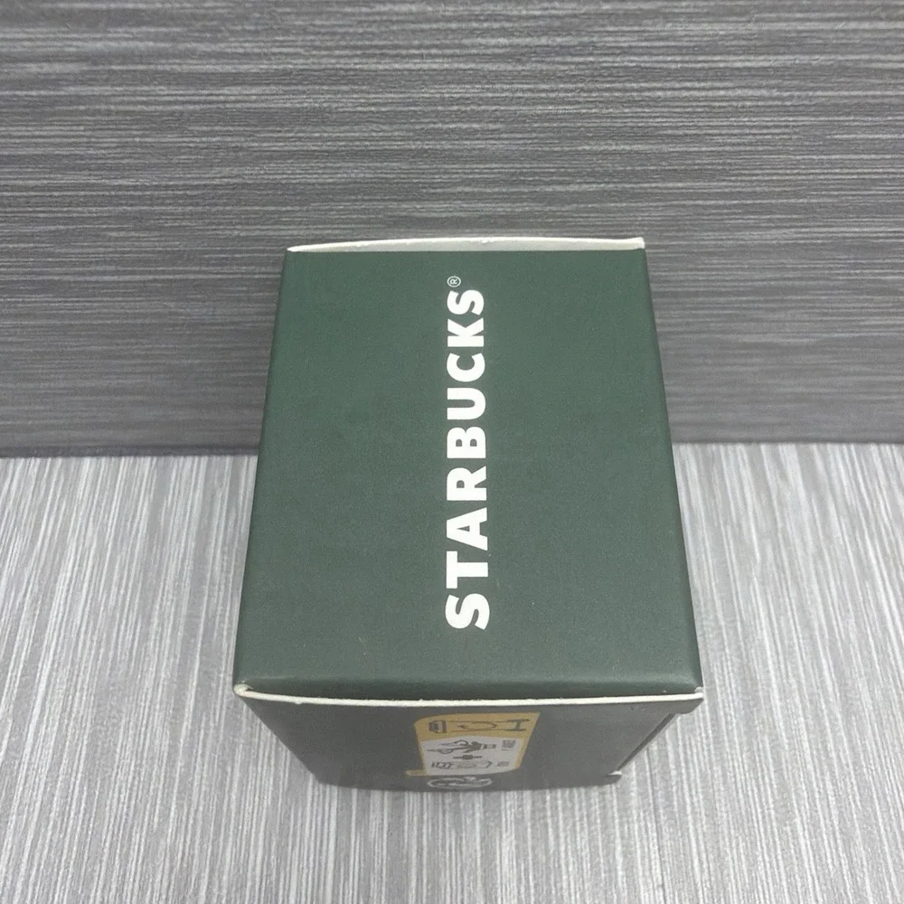 Starbucks Siren Tail Reusable Cup Stopper Green Lid Plug NIB 2022 Norway A2
